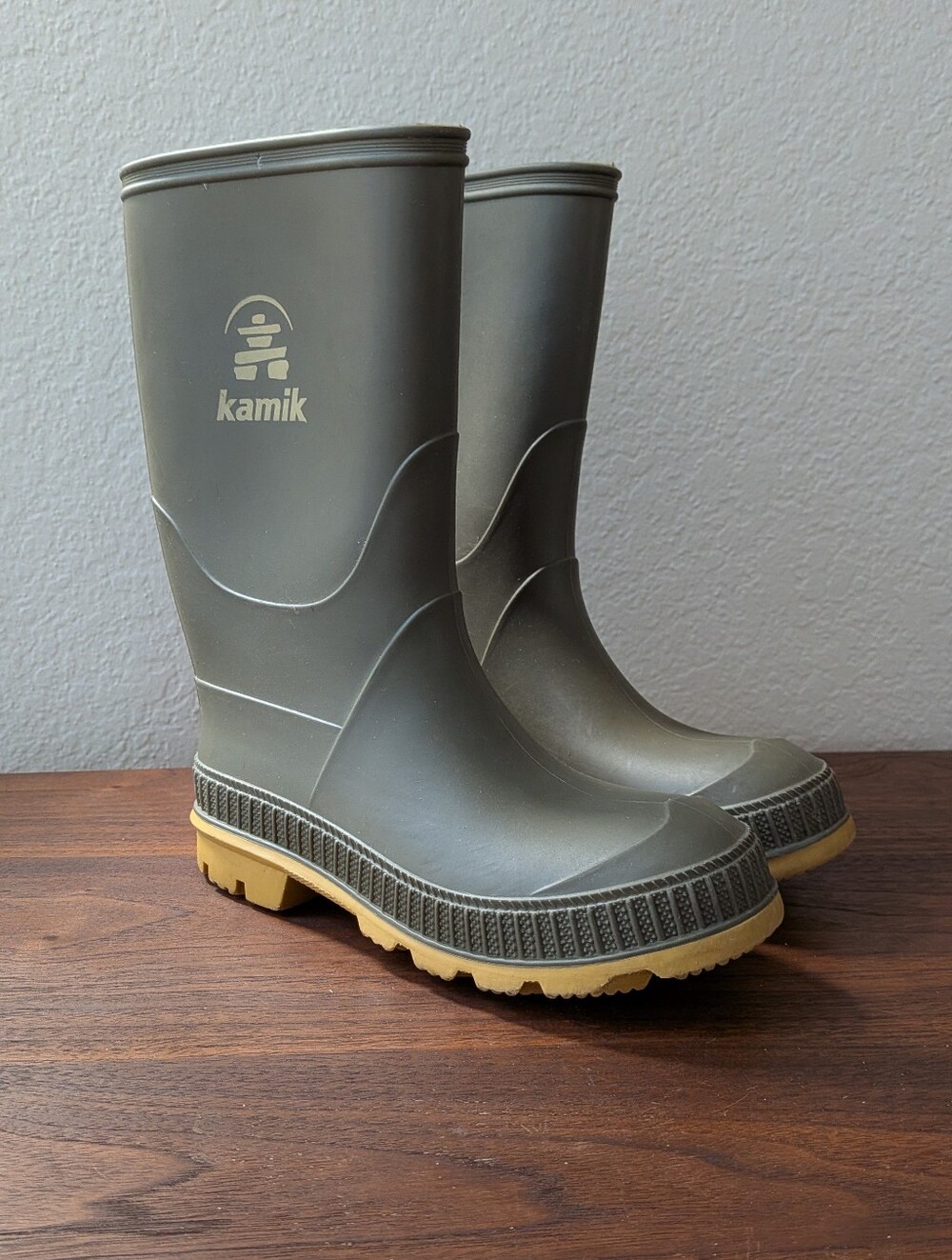 Kamik Kids Rain Boots Camo Green W/ Yellow Trim Toddler / Little Kid Size 13